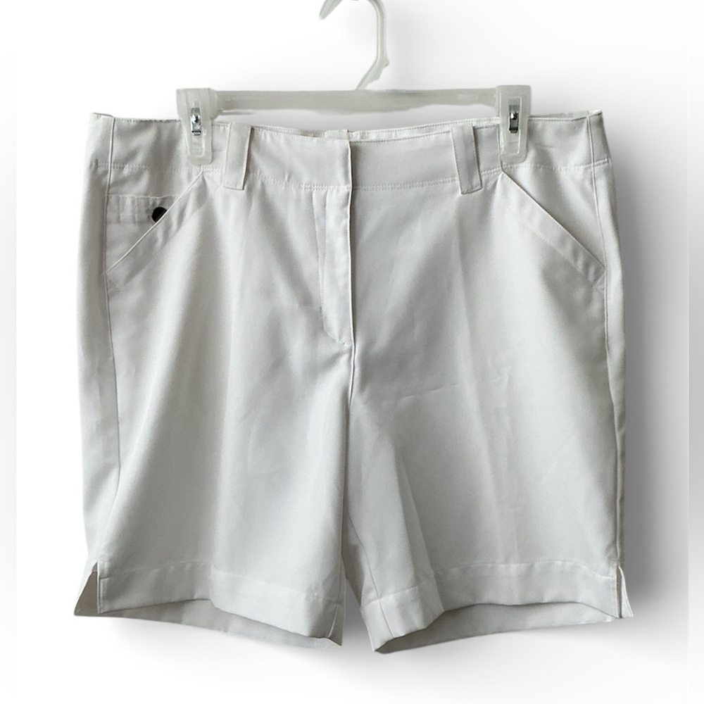⛳️ PGA Tour Women's Classic White Bermudas - Size 12